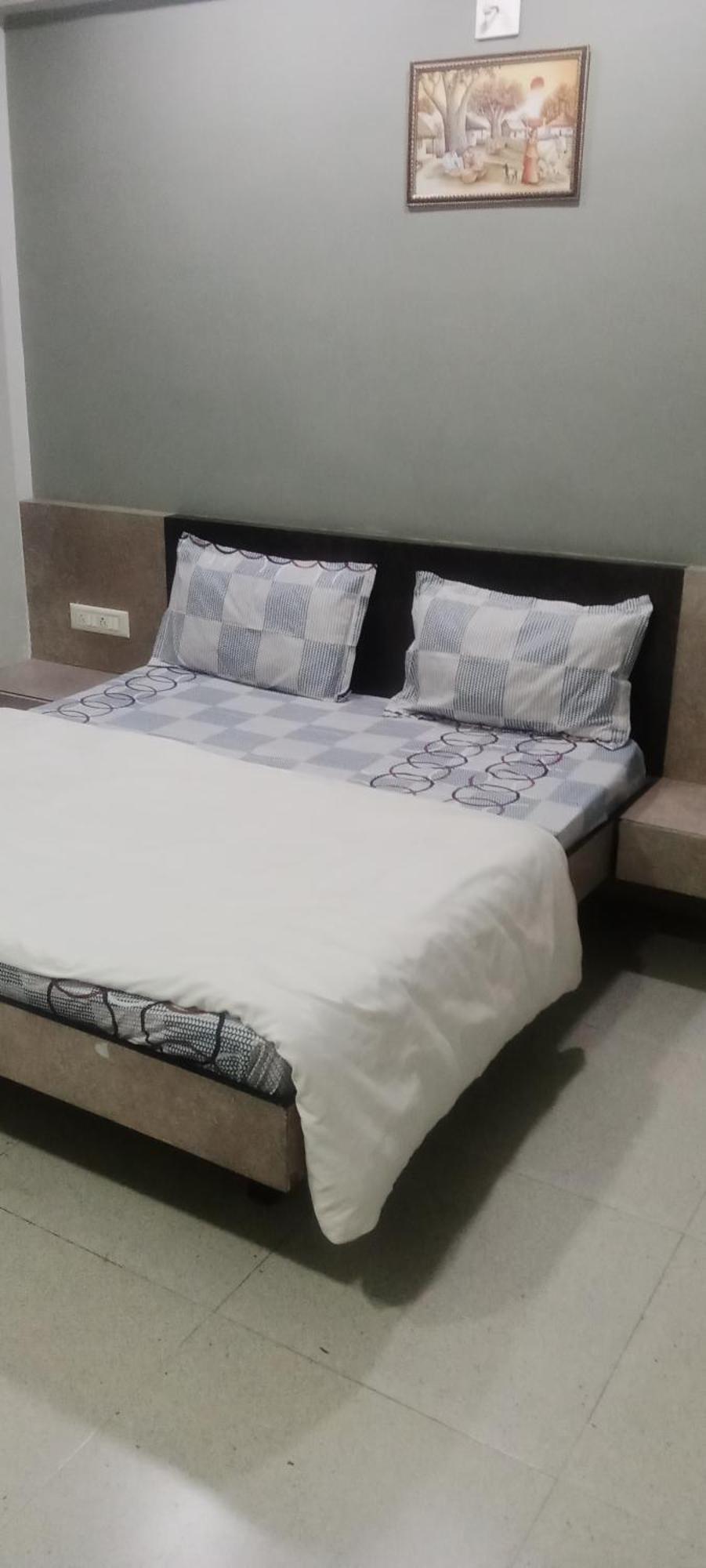 Hotel Cm Palace & Guest House & P.G Rooms Kalol Exterior photo
